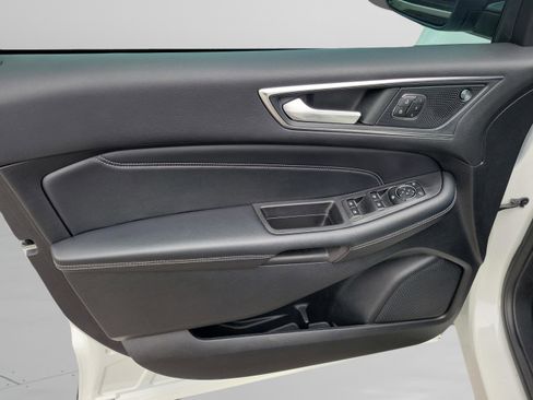 Used 2022 Ford Edge Titanium AWD/4WD image 5