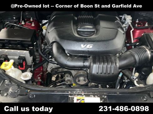 Used 2015 Jeep Grand Cherokee Laredo w/ Quick Order Package 23E AWD/4WD image 10