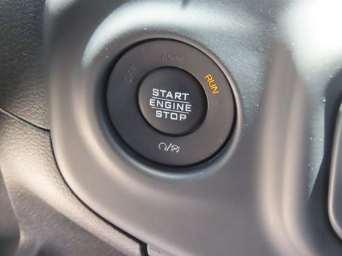 Used 2019 Jeep Wrangler Unlimited Rubicon w/ Cold Weather Group AWD/4WD image 29