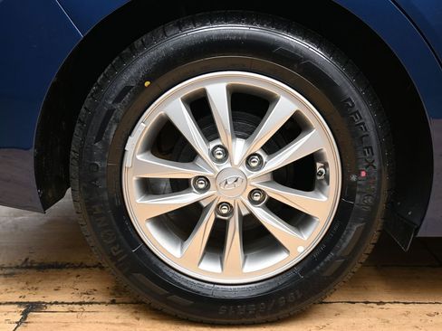 Used 2020 Hyundai Elantra ECO w/ Cargo Package (C1) image 14