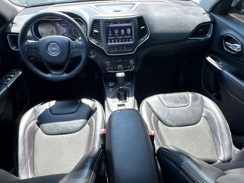Used 2021 Jeep Cherokee Trailhawk w/ Sun, Sound & Nav Group AWD/4WD image 25