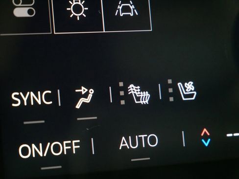 New 2026 GMC Terrain Denali w/ LPO, Black Badging Package image 29