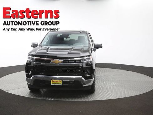 Used 2023 Chevrolet Silverado 1500 LT AWD/4WD image 55