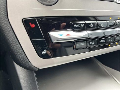 Certified 2022 Ford Explorer XLT w/ Equipment Group 202A image 36