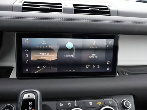 Used 2022 Land Rover Defender 110 X-Dynamic SE image 22