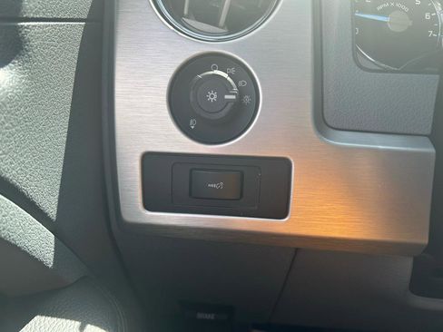 Used 2011 Ford F150 Platinum image 26