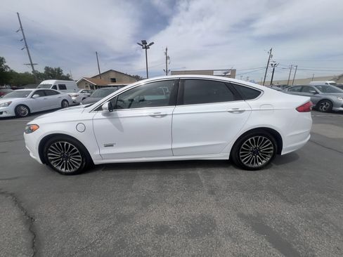 Used 2017 Ford Fusion Energi SE FWD image 4