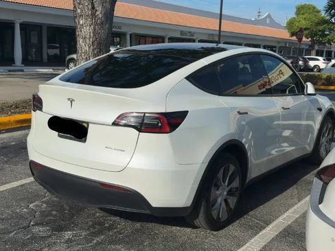 Used 2023 Tesla Model Y Long Range AWD/4WD image 3