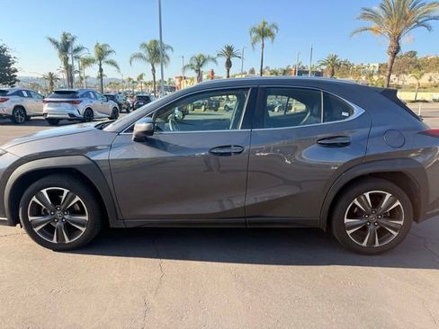 Used 2022 Lexus UX 200 w/ Accessory Package (Z1) FWD image 5