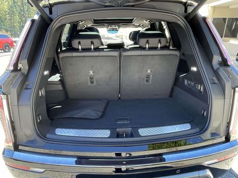 New 2026 Cadillac Vistiq Sport image 10