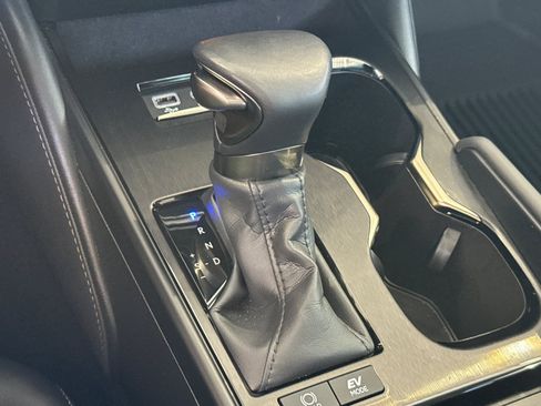 Used 2024 Lexus ES 300h w/ Premium Package FWD image 26