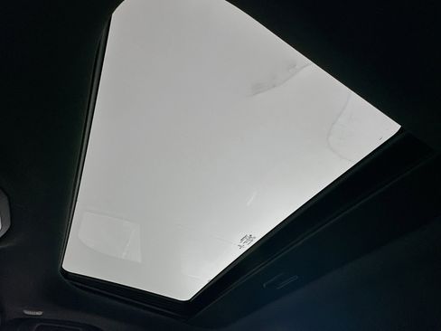 Used 2023 Jeep Grand Cherokee L Laredo image 25