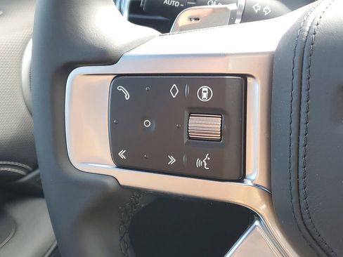 Used 2025 Land Rover Discovery Dynamic SE AWD/4WD image 15