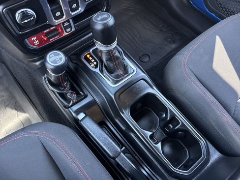 Certified 2022 Jeep Wrangler Rubicon AWD/4WD image 23