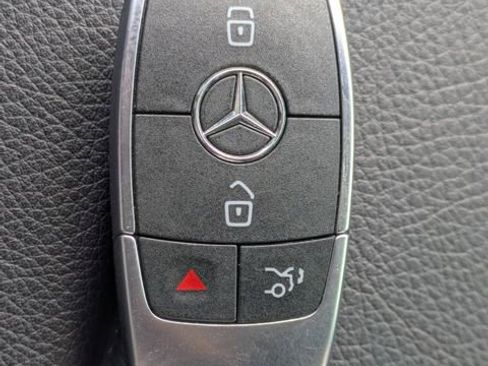 Used 2024 Mercedes-Benz GLE 350 4MATIC image 34