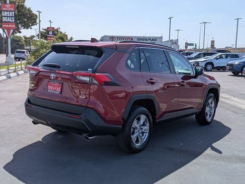 Used 2025 Toyota RAV4 XLE FWD image 8