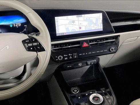 Used 2023 Kia Niro Wind FWD image 5