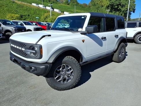 New 2025 Ford Bronco Badlands AWD/4WD image 1