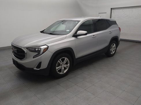 Used 2020 GMC Terrain SLE FWD image 2