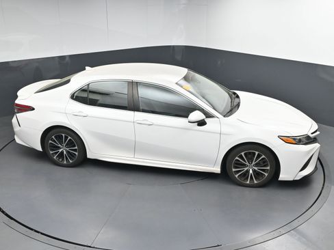 Used 2019 Toyota Camry SE image 31