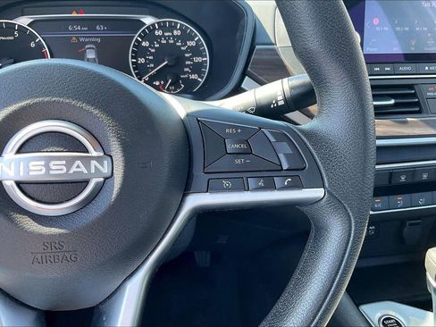 Used 2024 Nissan Altima 2.5 SV AWD/4WD image 20