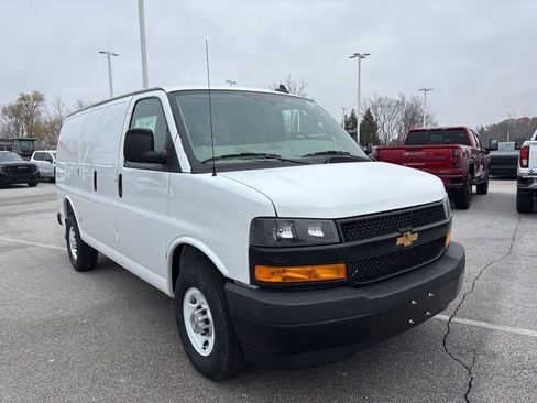 New 2025 Chevrolet Express 2500 Work Van image 3