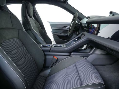 Certified 2025 Porsche Taycan 4S AWD/4WD image 20
