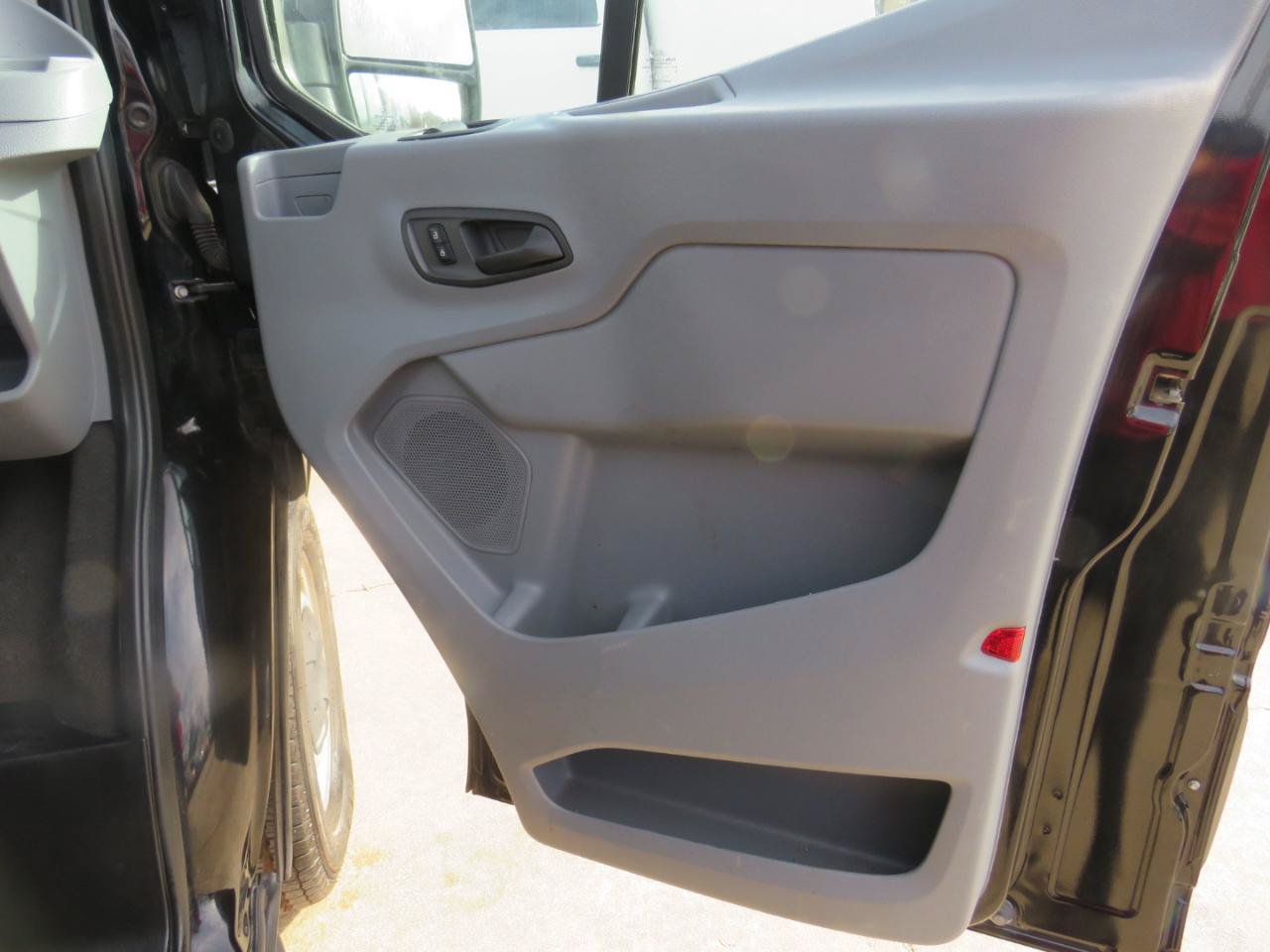 Used 2018 Ford Transit 150 130 Low Roof Wagon RWD image 17