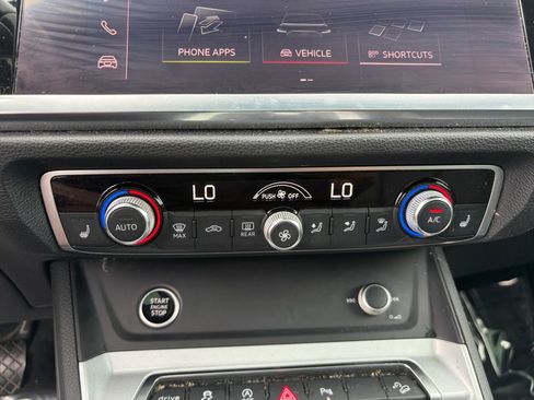 Used 2021 Audi Q3 2.0T Premium w/ Convenience Package AWD/4WD image 18