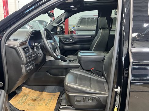 Used 2024 Chevrolet Tahoe Premier w/ Premium Package image 14