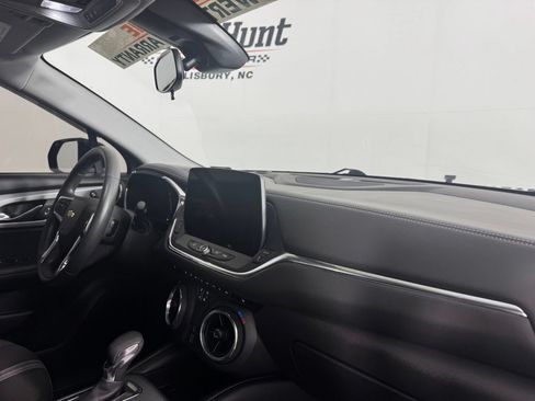Used 2024 Chevrolet Blazer LT FWD image 33