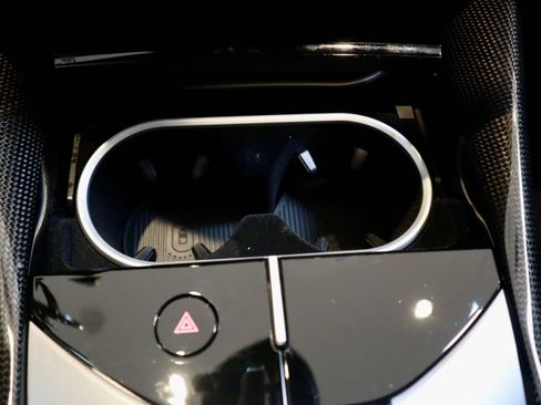 Certified 2025 Ferrari Purosangue AWD/4WD image 33