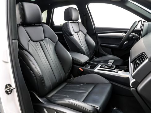 Used 2025 Audi Q5 2.0T Premium w/ Convenience Plus Package image 8