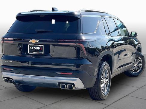 Used 2026 Chevrolet Traverse LT w/ Driver Confidence Package FWD image 12
