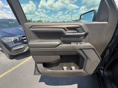 Used 2024 GMC Sierra 1500 SLT RWD image 11