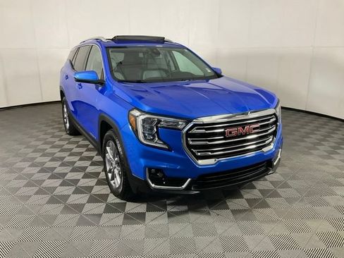 Used 2024 GMC Terrain SLT w/ LPO, Floor Liner Package AWD/4WD image 3