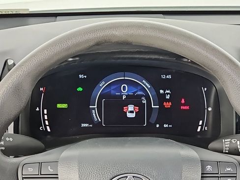 Used 2025 Toyota Camry LE w/ Convenience Package image 30