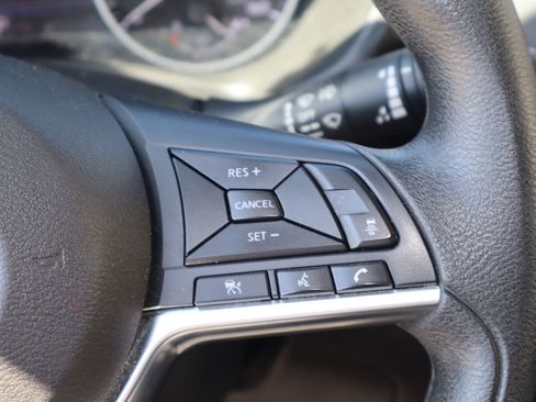 Used 2025 Nissan Sentra SV FWD image 13