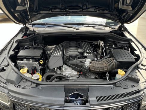 Used 2017 Jeep Grand Cherokee SRT image 14