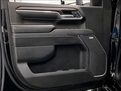 Used 2024 GMC Sierra 2500 SLT w/ SLT Premium Package image 20