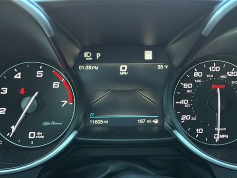 Used 2023 Alfa Romeo Giulia Veloce image 12