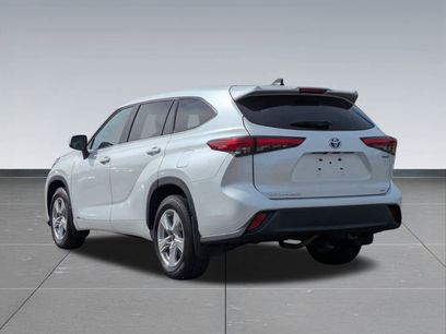 Used 2022 Toyota Highlander LE