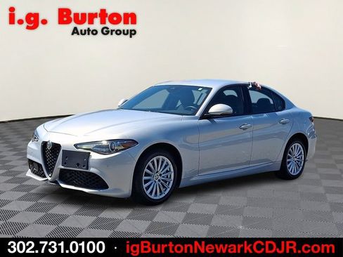 Used 2022 Alfa Romeo Giulia Sprint AWD/4WD image 3