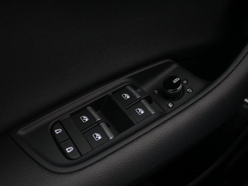 New 2025 Audi Q8 Premium image 21