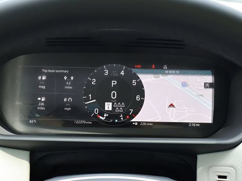 Certified 2025 Land Rover Discovery Dynamic SE AWD/4WD image 29