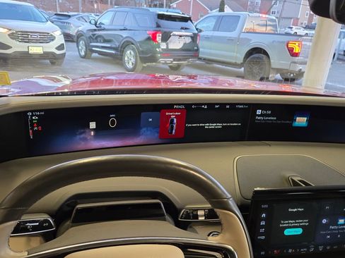 Used 2024 Lincoln Nautilus Premier w/ Equipment Group 102A image 18