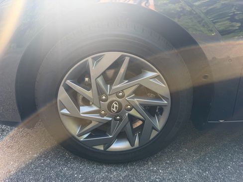 Used 2024 Hyundai Elantra SEL FWD image 19