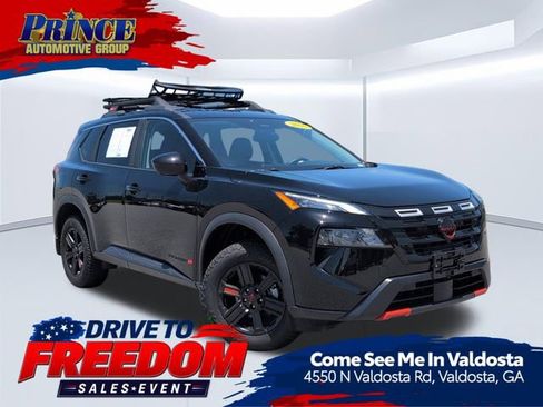 Used 2025 Nissan Rogue SV AWD/4WD image 1