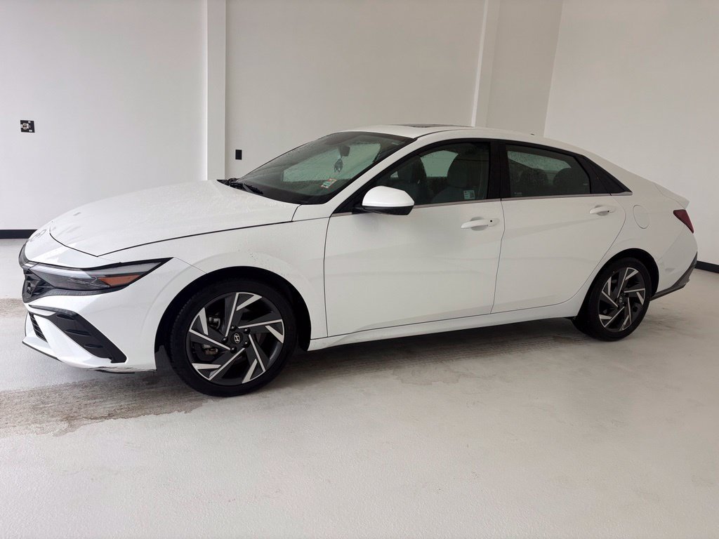 Used 2025 Hyundai Elantra SEL FWD image 18
