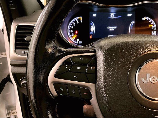 Used 2022 Jeep Grand Cherokee Laredo X AWD/4WD image 17